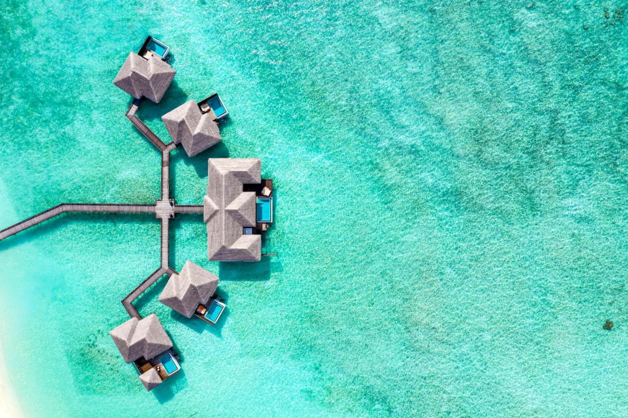 Suite sull'acqua con due camere da letto, piscina privata e vista sull'oceano